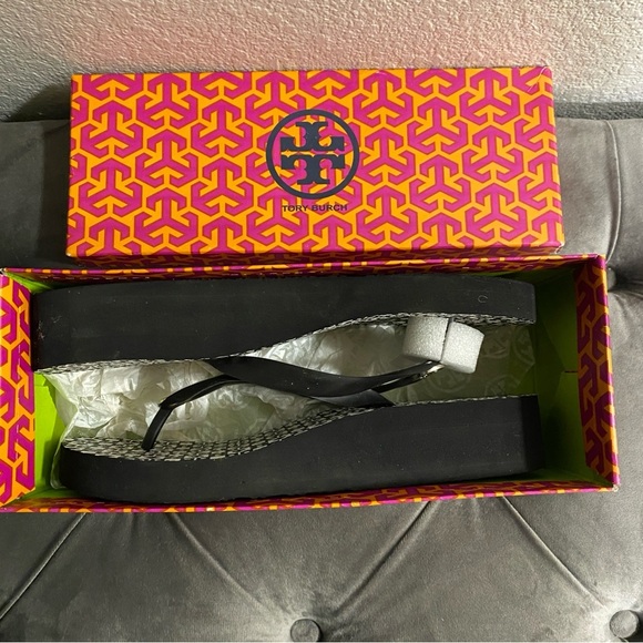 EUC Tory Burch Rubber Wedge Flip Flop - Size 9B - Picture 5 of 8